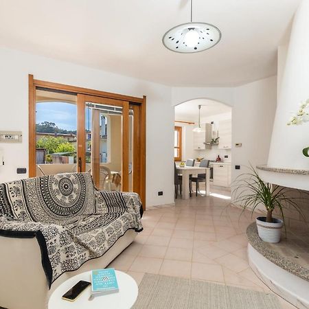 Casa A Due Passi Dal Mare Apartman Àrbatax Kültér fotó