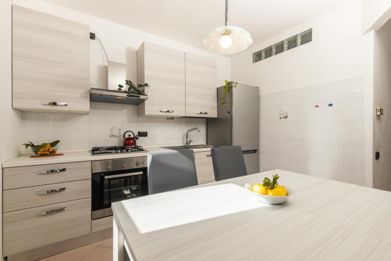 Casa A Due Passi Dal Mare Apartman Àrbatax Kültér fotó