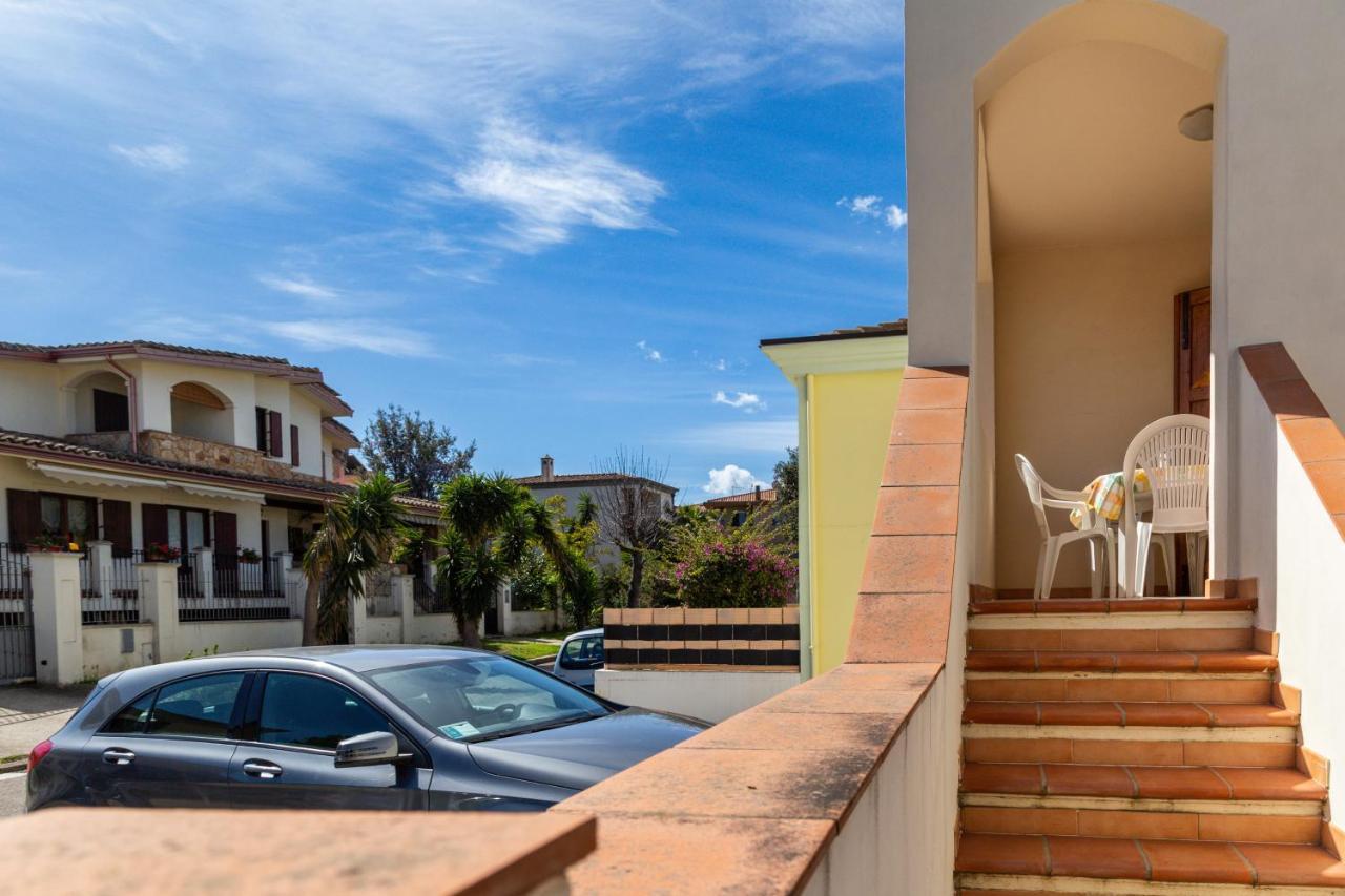 Casa A Due Passi Dal Mare Apartman Àrbatax Kültér fotó