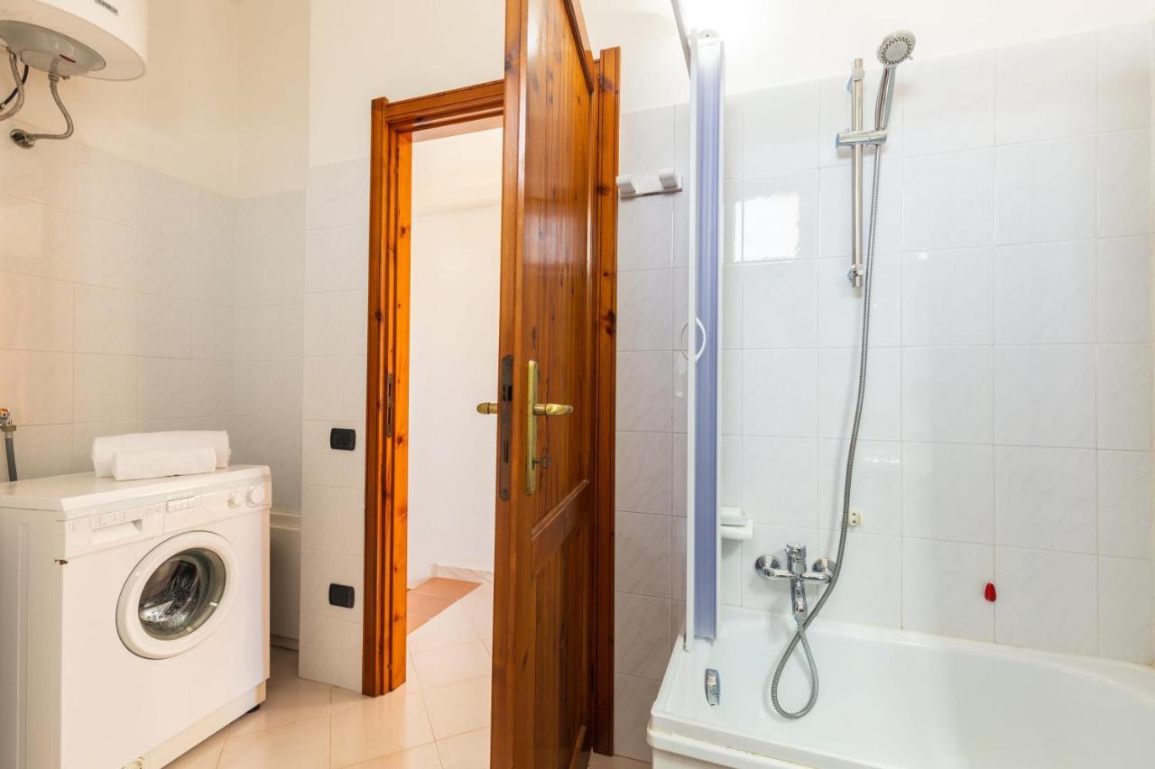 Casa A Due Passi Dal Mare Apartman Àrbatax Kültér fotó