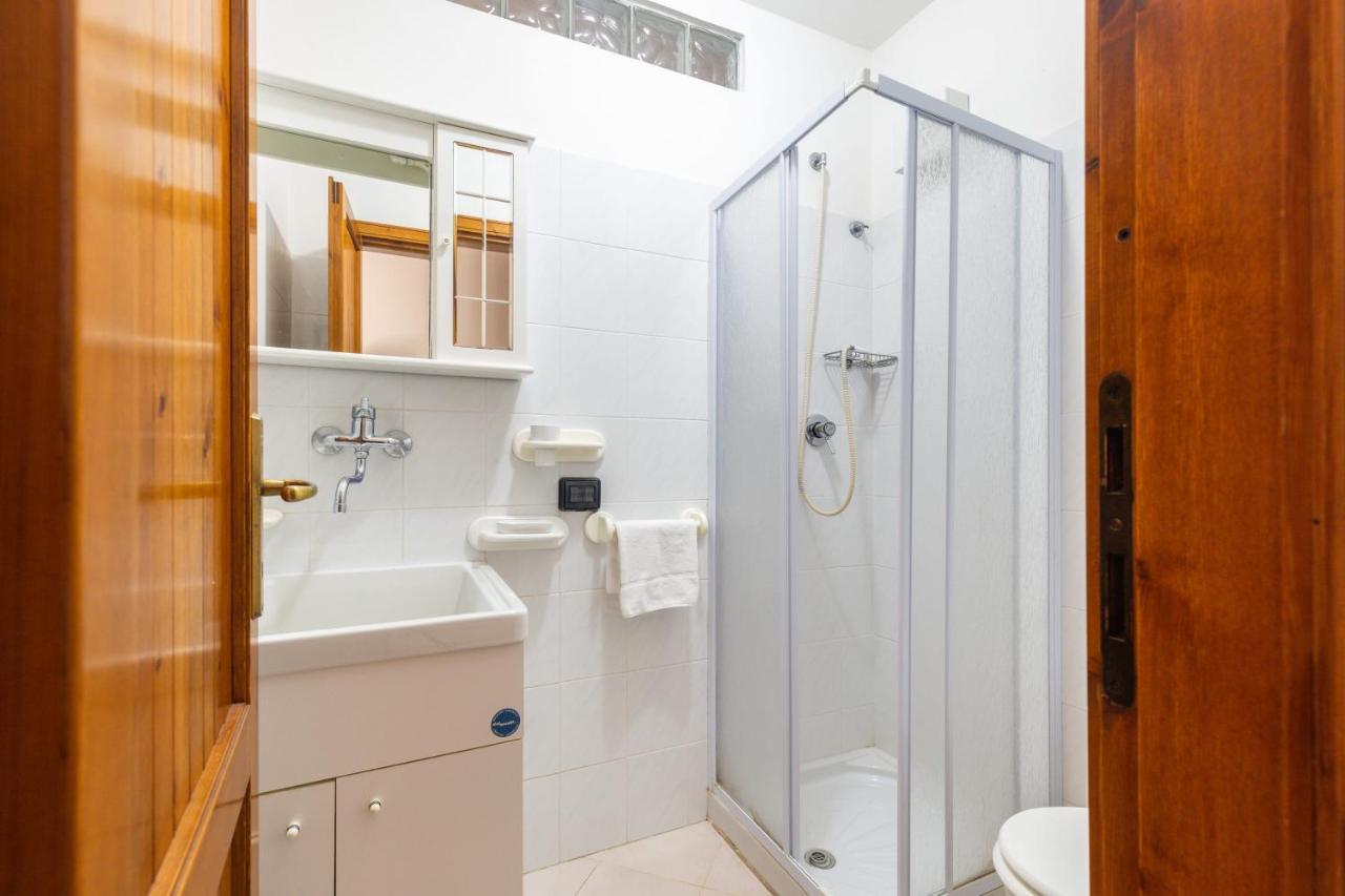 Casa A Due Passi Dal Mare Apartman Àrbatax Kültér fotó