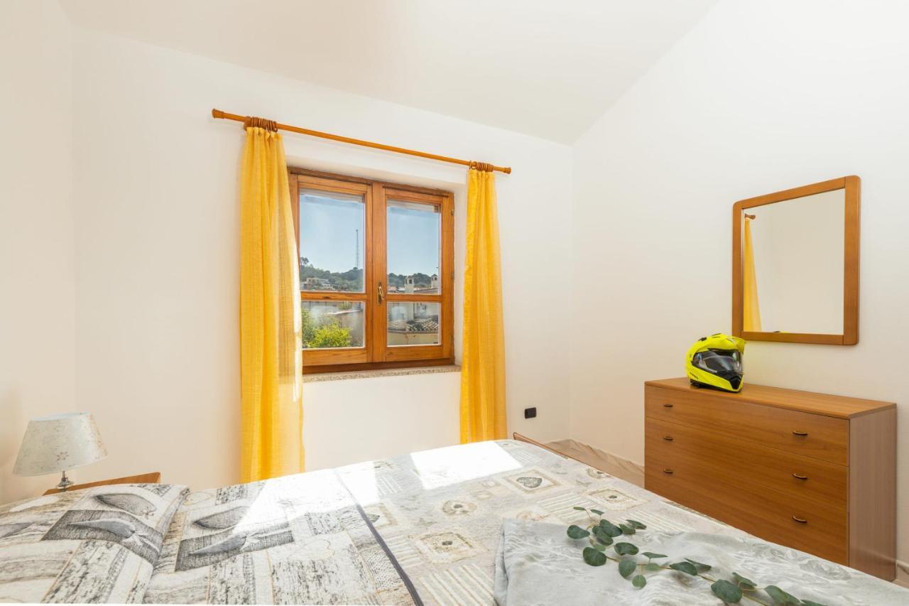 Casa A Due Passi Dal Mare Apartman Àrbatax Kültér fotó
