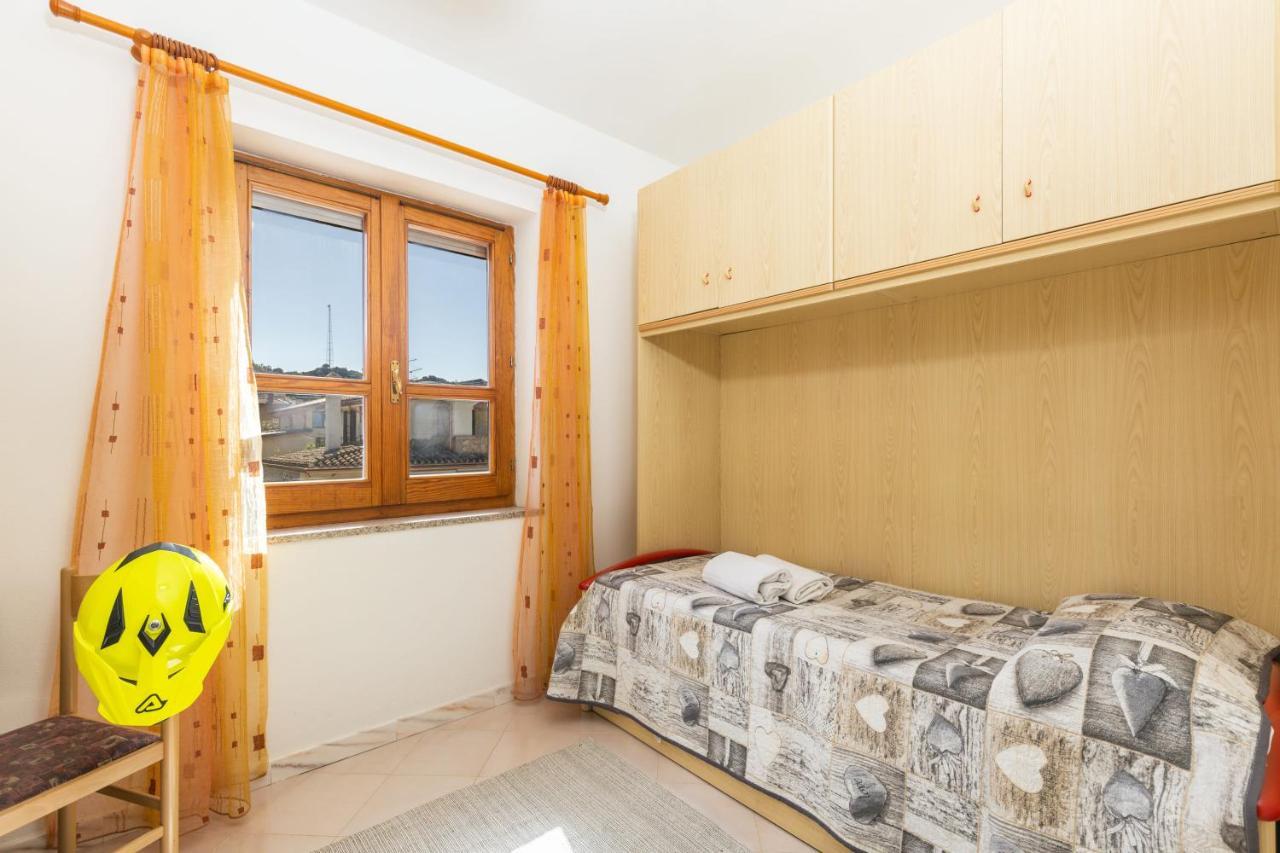 Casa A Due Passi Dal Mare Apartman Àrbatax Kültér fotó