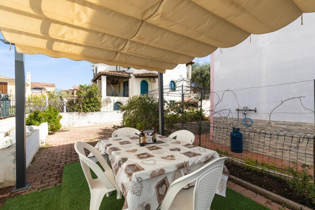 Casa A Due Passi Dal Mare Apartman Àrbatax Kültér fotó